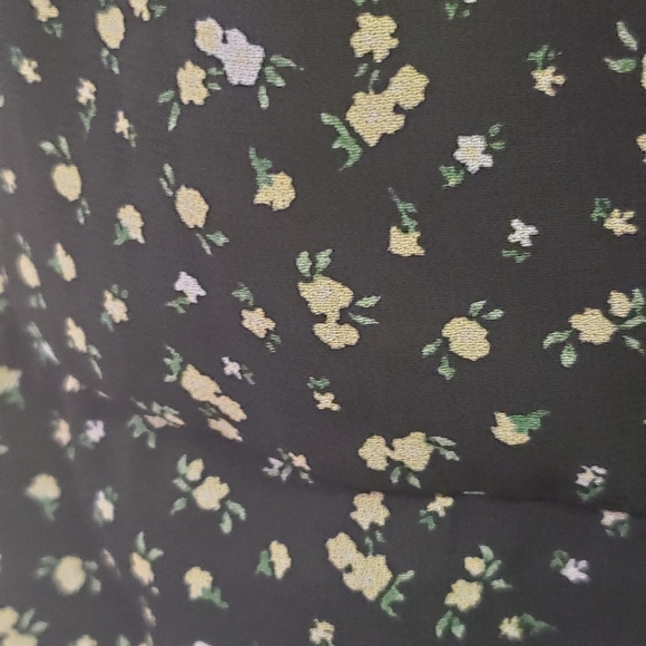 H&M DIVIDED Black & Yellow Multi-Color Floral Puff Sleeve Playsuit, Medium - Picture 8 of 16